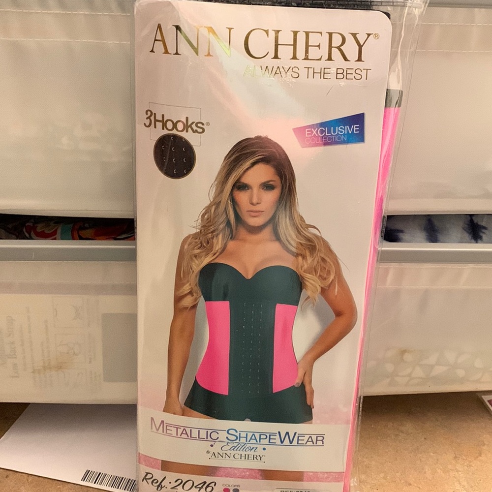 Ann Chery Metallic Shapewear